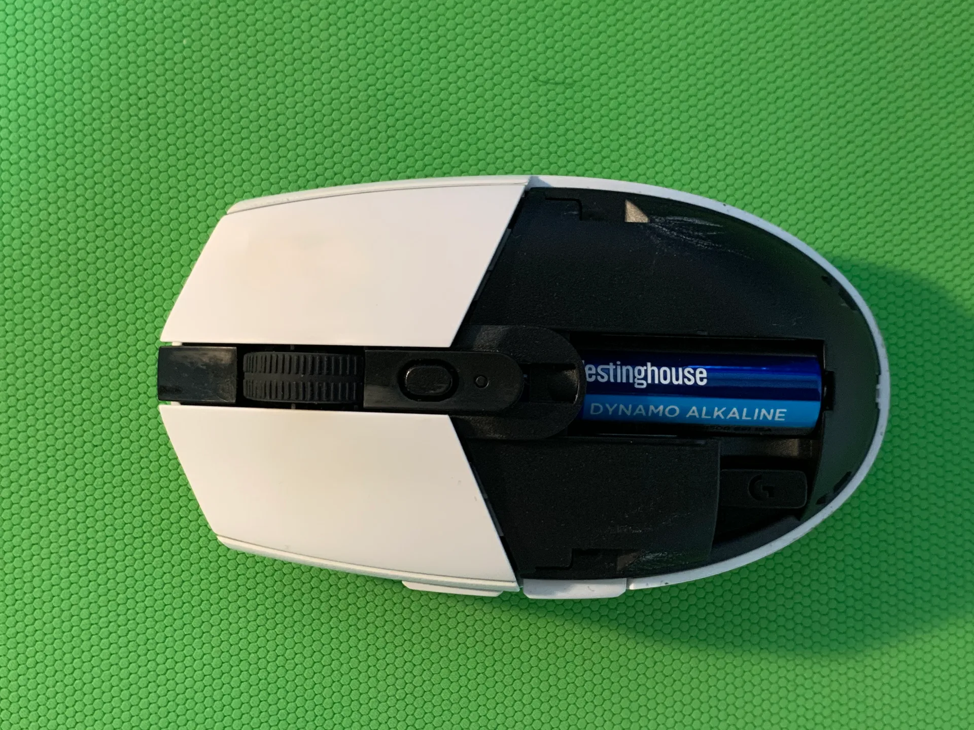Logitech G304