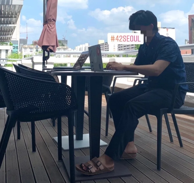 환경에 집중이 안되는 경우 바로 앞 베란다에서 개발을 할 수 있었다